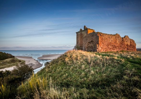 Lunan Bay Red Castle